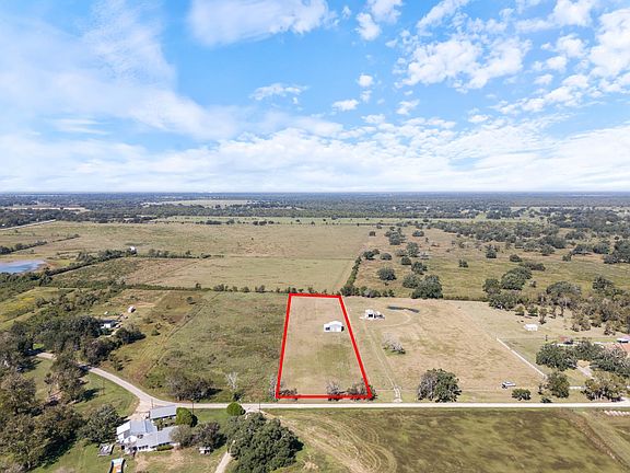 3rd image of 447 County Road 154 Bowie Rd