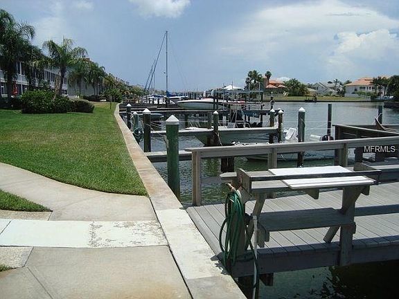 5th image of 719 Pinellas Bayway #210