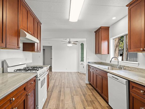 5th image of 56 Sunset Lane