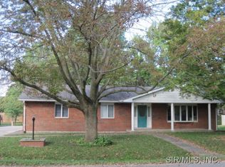 406 S Park St, Brighton, IL 62012