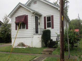 317 Webster St, Harrisburg, IL 62946