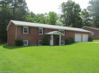 472 Cobblestone Ave NE, Alliance, OH 44601