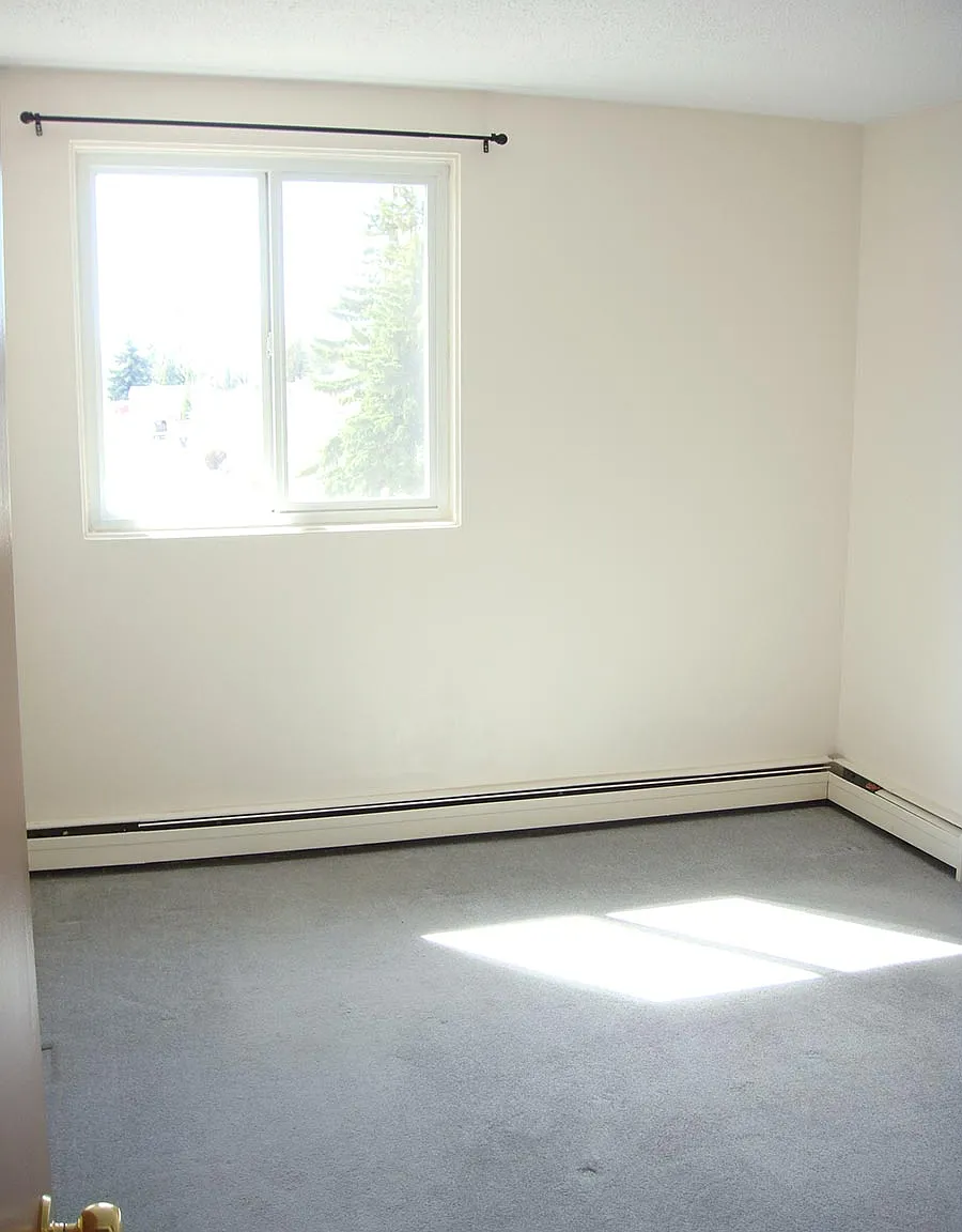 Sussex House Apartments — Photo 3