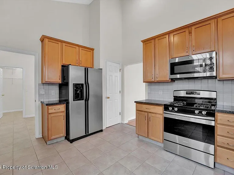 1404 Verne Close — Photo 4