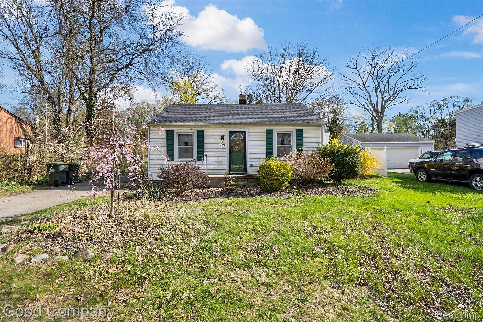 298 E Tienken Rd photo 1