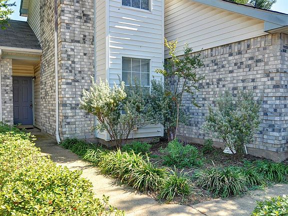 3rd image of 8417 Auburn Dr