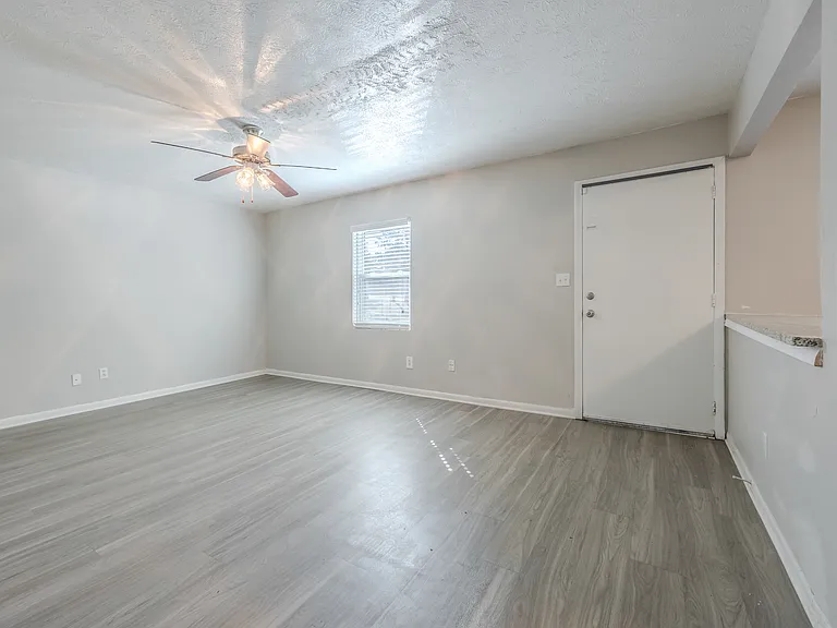 1466 Rock Cut Rd #N5 — Photo 4
