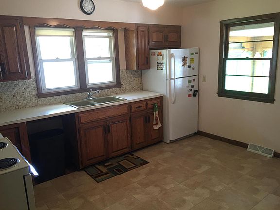 5th image of 1543 Hyde Ave