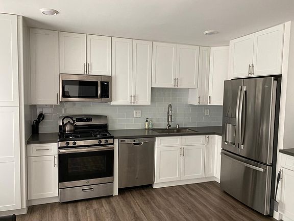 4th image of 1527 Granville Ave APT 4