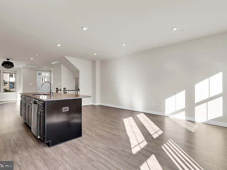 5940 Tomahawk St — Photo 15