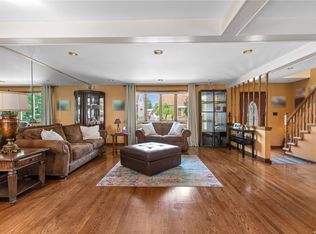 6415 74th St, Middle Village, NY 11379