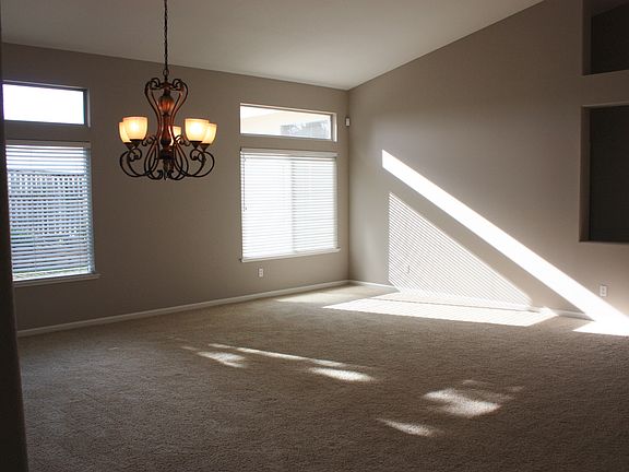 3rd image of 4800 Knightswood Way