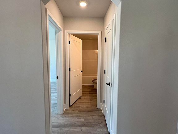 4th image of 11505 Singo Dr