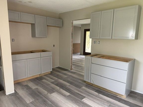 2nd image of 628 State St