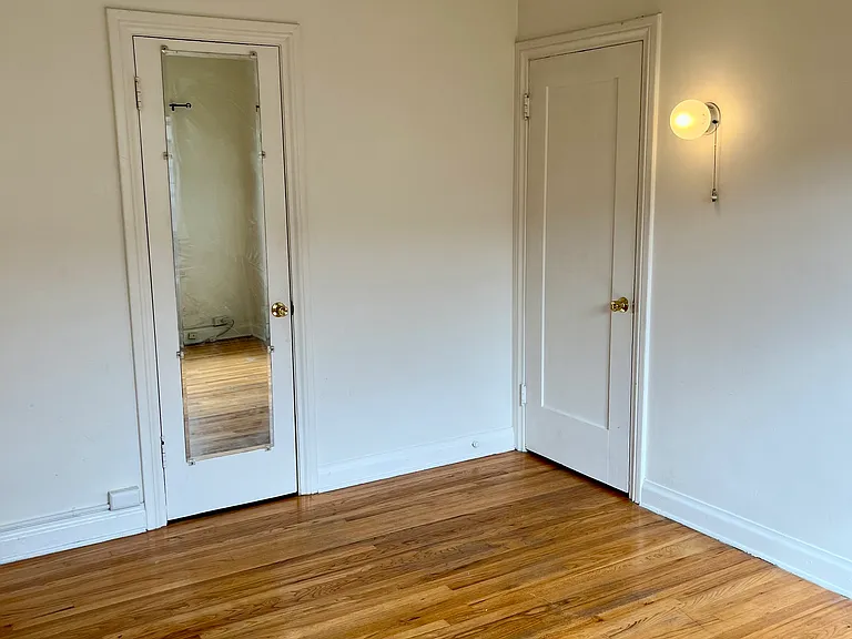 222 N Chevy Chase Dr #5 — Photo 4