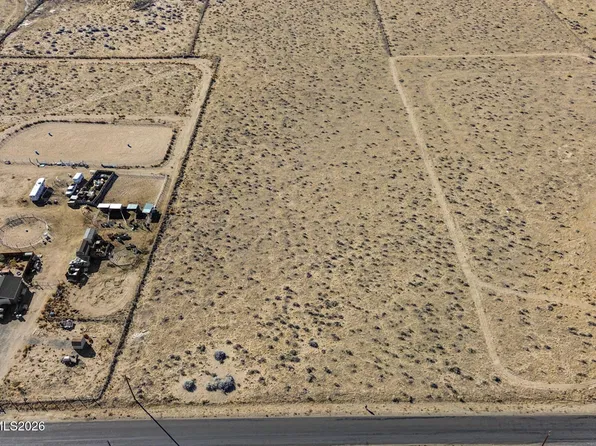 1655 E 9th St, Silver Springs, NV 89429