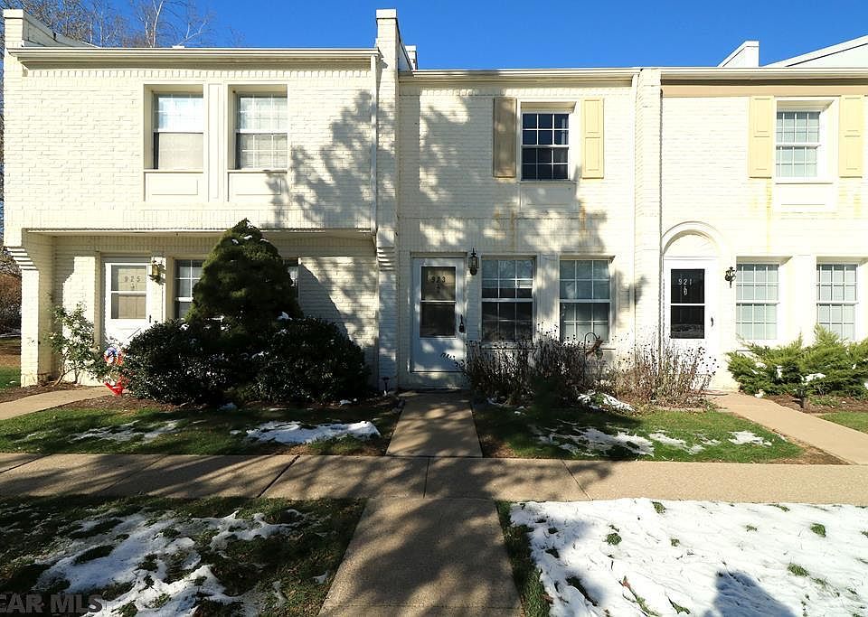 1st image of 923 Stratford Ct