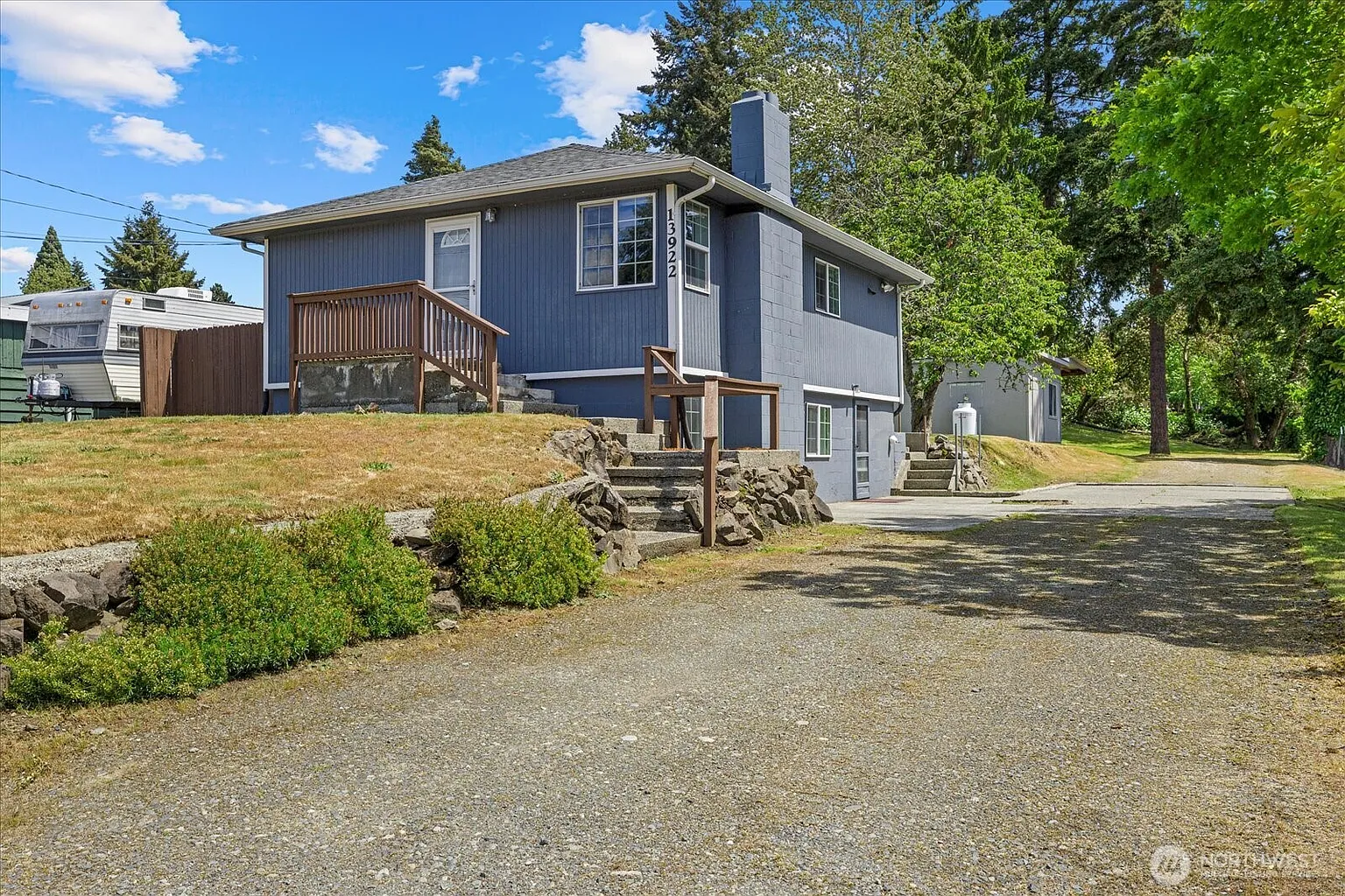 13922 6th Avenue SW photo 1
