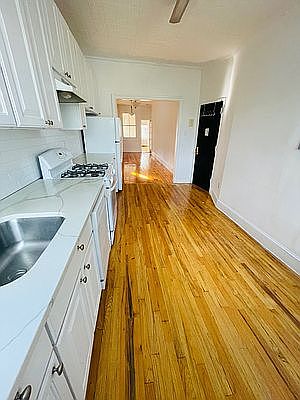 3rd image of 487 Court St APT 3R