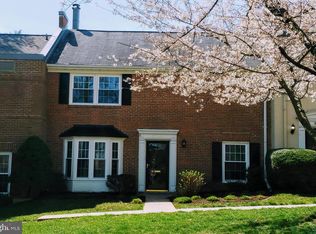 8123 Carrleigh Pkwy, Springfield, VA 22152