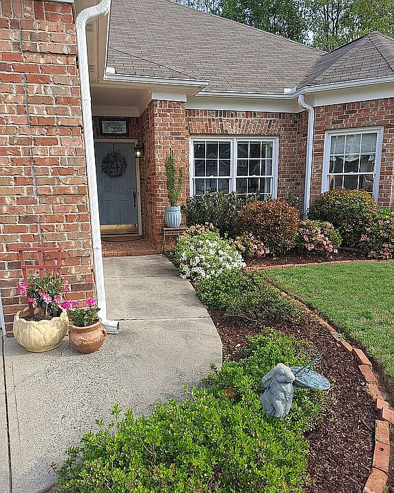 2nd image of 3035 Monroe Way