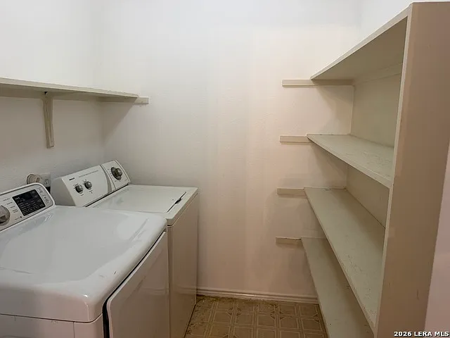 1503 Kingsbridge — Photo 17