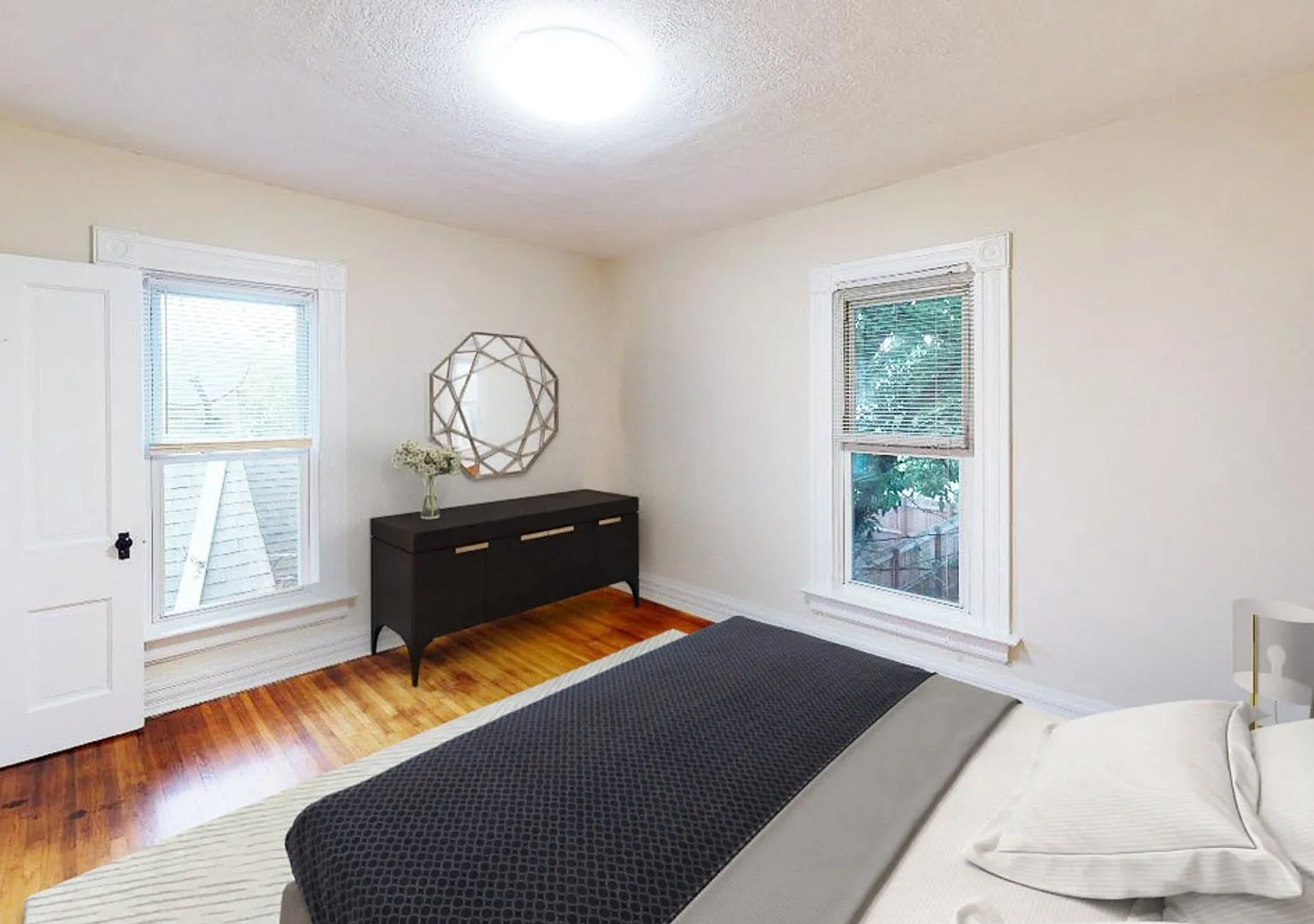4 Bedrooms + 1.5 Baths Beautiful Single Family House- Showing Now - For August 2027! Inquire Today! — Photo 3