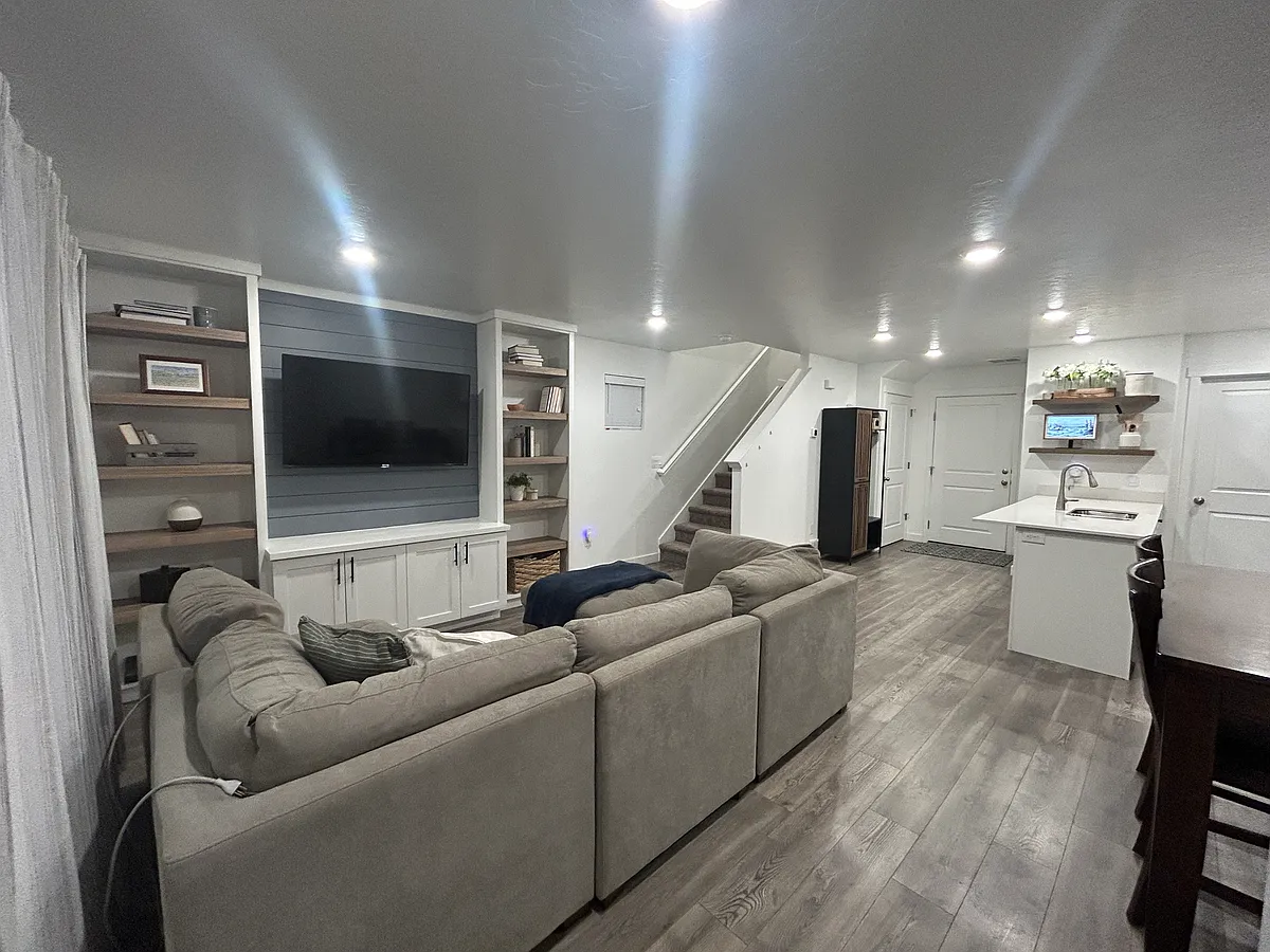 Building Photo - 3908 W Orinda Dr