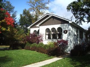 302 Charlotte Pl, Mundelein, IL