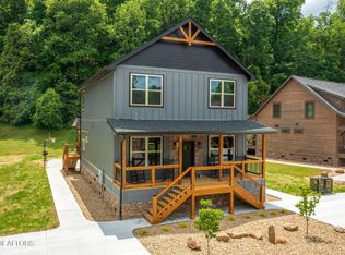 3121 Cherokee Valley Dr, Pigeon Forge, TN 37862