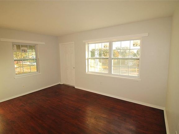 4th image of 1224 Lakeview Dr