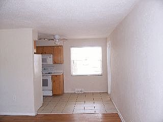 2nd image of 305 Due East St