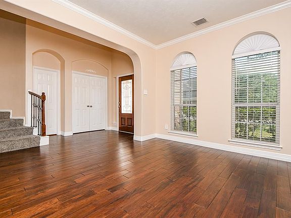 4th image of 3310 Village Pond Ln