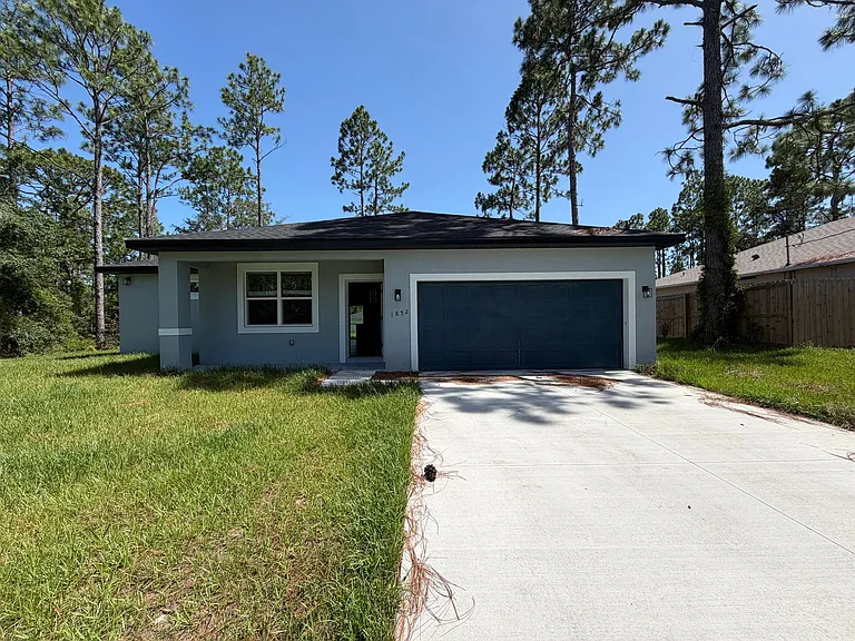 1852 W Quaker Ln — Photo 38