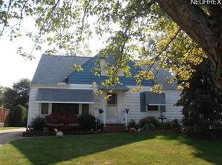 1661 Hawthorne Dr, Mayfield Heights, OH 44124
