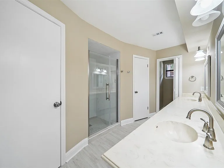 3602 Cobleskill Ct — Photo 8