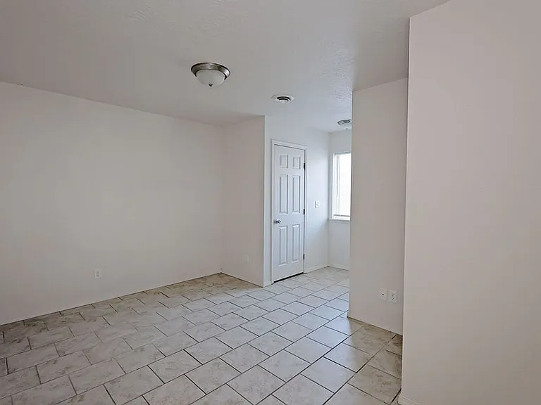257 Robbins Ave — Photo 13