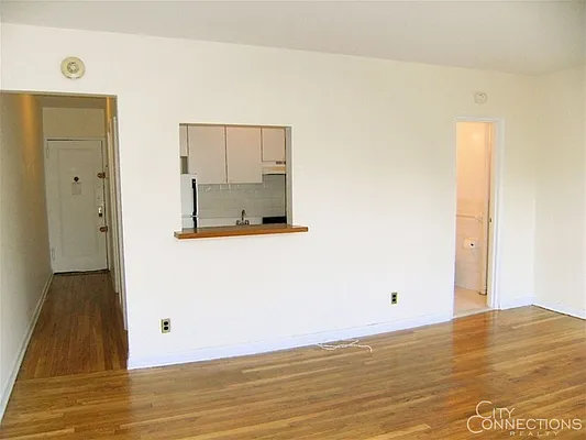 Rented by City Connections Realty | media 7