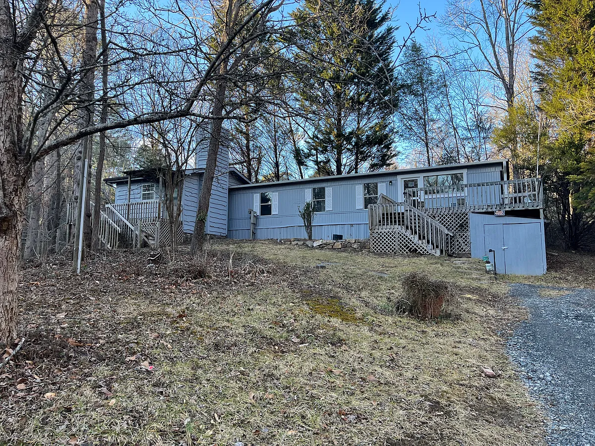 Building Photo - 15 Piney Hill Rd