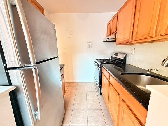 5th image of 14202 84th Dr APT 4N