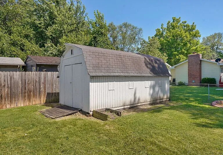 3318 W Dorber Dr — Photo 16