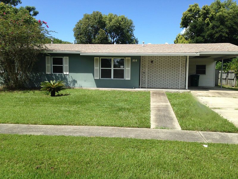 1st image of 914 Saxon Blvd #11