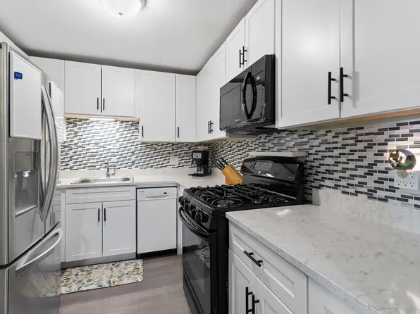 128 Mammoth Road #107, Hooksett, NH 03106