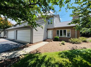 221 Woods Edge Ct, Blacksburg, VA 24060