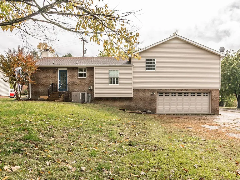 5216 Roxborough Dr — Photo 3