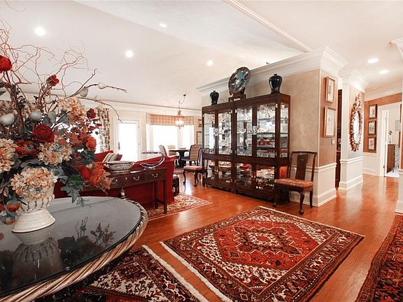 2nd image of 6001 Bay Hill Cir
