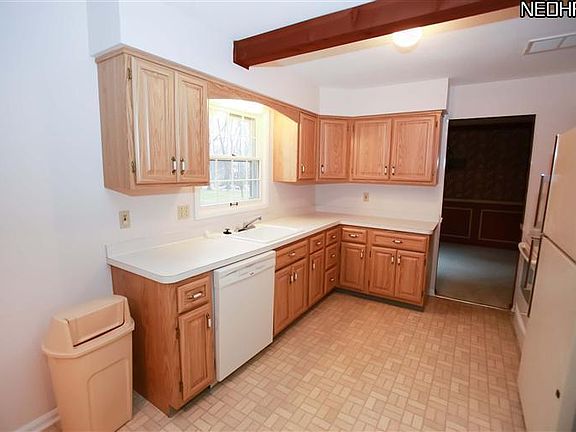 4th image of 3155 Laurel Glenn Dr