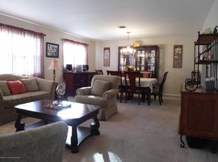 160 Guadeloupe Dr, Toms River, NJ 08757