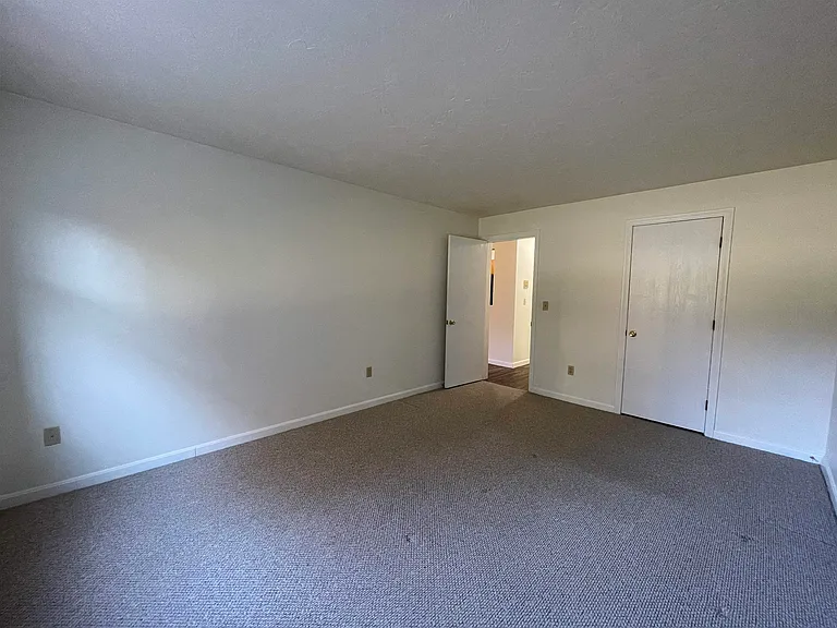 383 Huse Rd #9 — Photo 29