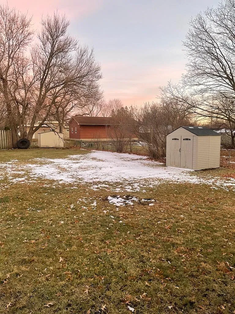 2 bed, 800 sqft, $1,100 — Photo 2